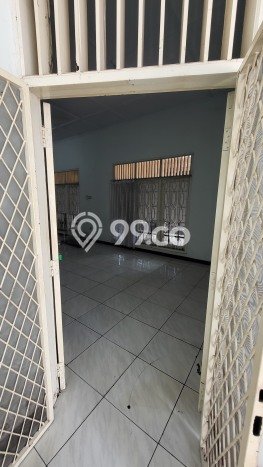 Hunian Mewah LB 200m2 Siap Pakai Desain Elegan di Tangerang Kota, Tangerang Hunian Mewah LB 200m2 Siap Pakai Desain Elegan di Tangerang Kota, Tangerang
