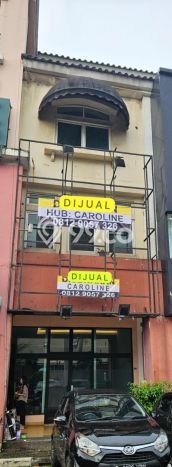 Ruko Dijual di Jakarta Barat LT 75m2 & LB 250m2 Lokasi Terbaik! Ruko Dijual di Jakarta Barat LT 75m2 & LB 250m2 Lokasi Terbaik!