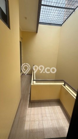 Rumah sewa siap pakai 3 KT di Permata Buana, Jakarta Barat Rumah sewa siap pakai 3 KT di Permata Buana, Jakarta Barat