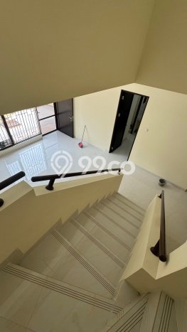 Rumah sewa siap pakai 3 KT di Permata Buana, Jakarta Barat Rumah sewa siap pakai 3 KT di Permata Buana, Jakarta Barat