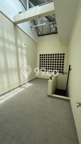 Rumah sewa siap pakai 3 KT di Permata Buana, Jakarta Barat Rumah sewa siap pakai 3 KT di Permata Buana, Jakarta Barat