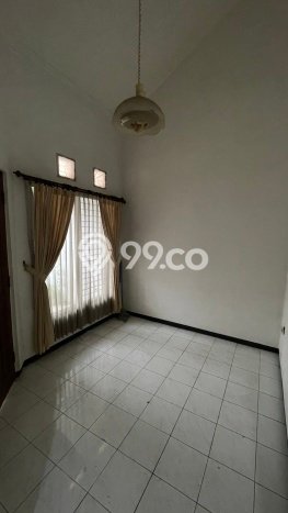 For Sale Rumah 2 Kamar Lokasi Strategis Nyaman dan Strategis di Wiyung For Sale Rumah 2 Kamar Lokasi Strategis Nyaman dan Strategis di Wiyung