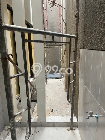 Rumah Luxury Modern Siap Huni di Citraland Surabaya Rumah Luxury Modern Siap Huni di Citraland Surabaya