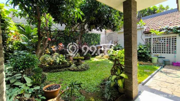 For Sale! Luxury House LT 365m2 Desain Elegan di Sektor 3 - Bintaro For Sale! Luxury House LT 365m2 Desain Elegan di Sektor 3 - Bintaro