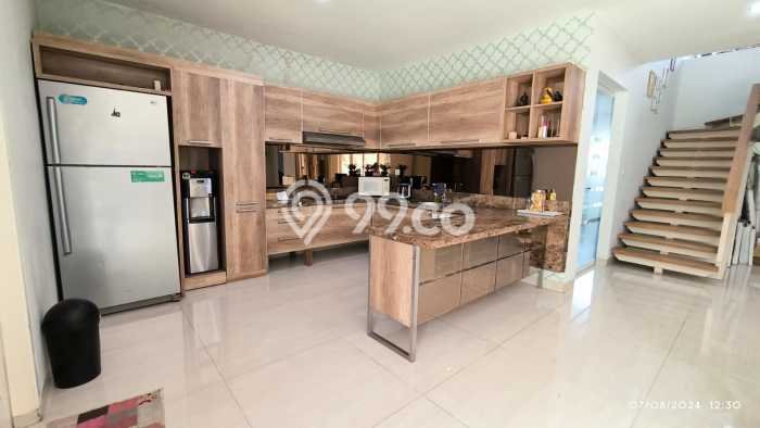For Sale! Luxury House LT 365m2 Desain Elegan di Sektor 3 - Bintaro For Sale! Luxury House LT 365m2 Desain Elegan di Sektor 3 - Bintaro