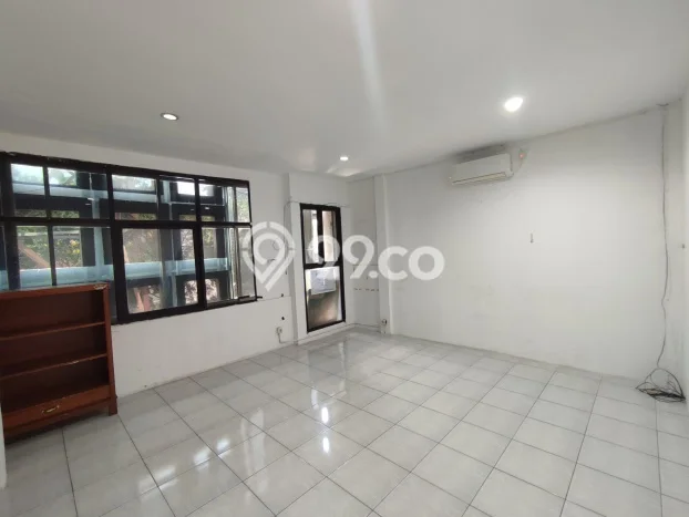 Disewakan Kantor di Kawasan Ramai Utan Kayu Luas 22m2 Disewakan Kantor di Kawasan Ramai Utan Kayu Luas 22m2