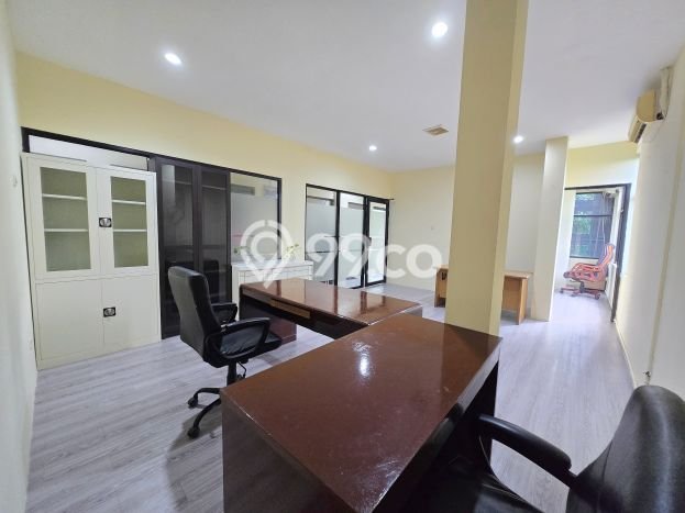 Unit Kantor disewakan di Matraman Jakarta Timur dengan LT 44m2 / LB 44m2 Unit Kantor disewakan di Matraman Jakarta Timur dengan LT 44m2 / LB 44m2