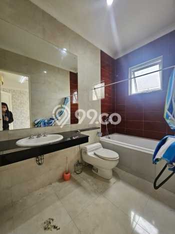 For Sale! Luxury House LT 250m2 Desain Modern di Modernland For Sale! Luxury House LT 250m2 Desain Modern di Modernland