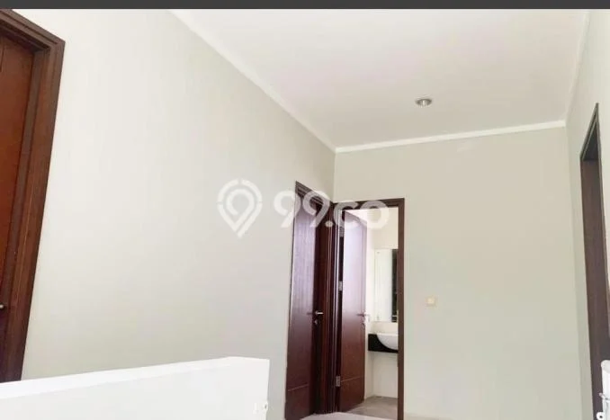Jarang Ada! Rumah Sewa 5 Kamar Nyaman Siap Huni Modernland Jarang Ada! Rumah Sewa 5 Kamar Nyaman Siap Huni Modernland