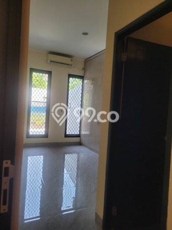 Jarang Ada! Rumah Sewa 5 Kamar Nyaman Siap Huni Intercon Jarang Ada! Rumah Sewa 5 Kamar Nyaman Siap Huni Intercon