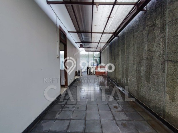 Rumah Elit LB 350m2 Siap Huni Desain Elegan di Setra Duta, Bandung Rumah Elit LB 350m2 Siap Huni Desain Elegan di Setra Duta, Bandung