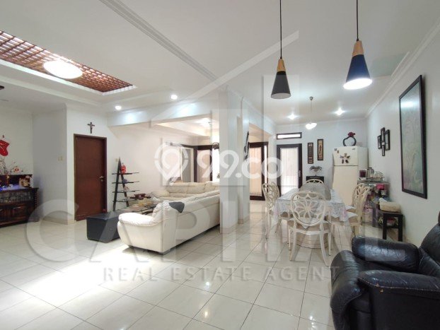 Hunian Mewah LB 300m2 Siap Pakai Desain Elegan di Cimahi, Bandung Hunian Mewah LB 300m2 Siap Pakai Desain Elegan di Cimahi, Bandung