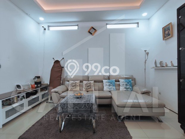 Dijual Rumah Luas Elegan Dengan View Cantik di Setra Duta, Bandung Dijual Rumah Luas Elegan Dengan View Cantik di Setra Duta, Bandung