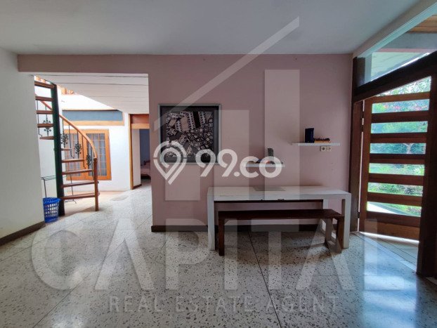 Rumah Elit Modern Tanpa Renovasi di Setra Sari Bandung Rumah Elit Modern Tanpa Renovasi di Setra Sari Bandung