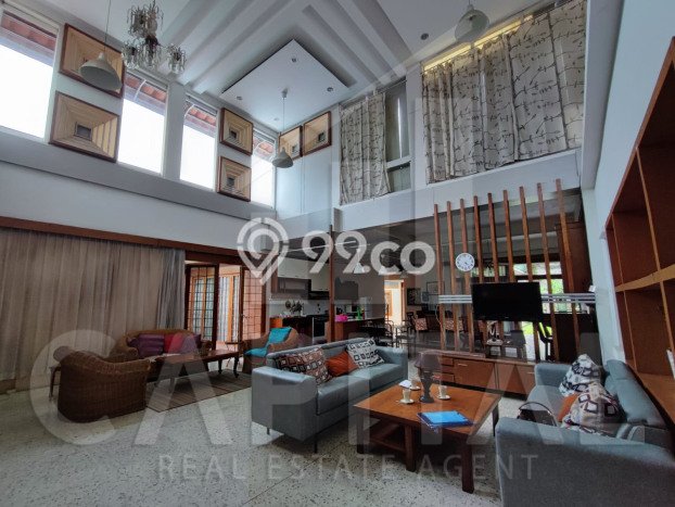 Rumah Elit Modern Tanpa Renovasi di Setra Sari Bandung Rumah Elit Modern Tanpa Renovasi di Setra Sari Bandung