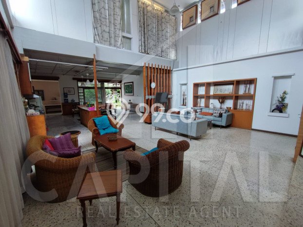 Rumah Elit Modern Tanpa Renovasi di Setra Sari Bandung Rumah Elit Modern Tanpa Renovasi di Setra Sari Bandung