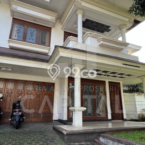 Ready to Use! Luxury House LT 480m2 Desain Elegan di Dago Ready to Use! Luxury House LT 480m2 Desain Elegan di Dago
