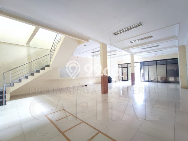 FOR RENT! Ruko di Surya Sumantri Cocok untuk Bisnis 320m2 FOR RENT! Ruko di Surya Sumantri Cocok untuk Bisnis 320m2