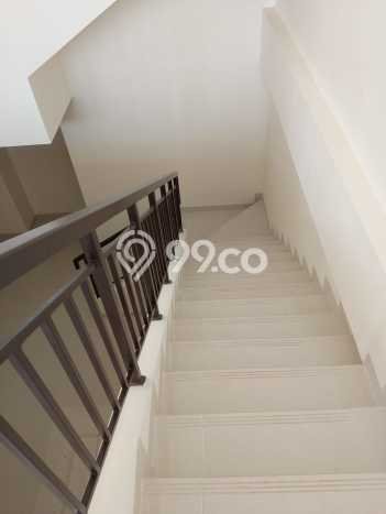 FOR SALE! Ruko di Cisauk Tangerang, LT 120m2, LB 360m2 FOR SALE! Ruko di Cisauk Tangerang, LT 120m2, LB 360m2