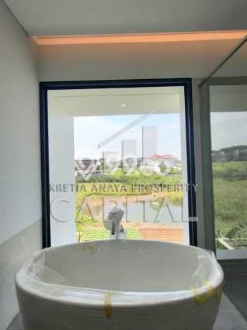 Hunian Mewah LB 400m2 Siap Pakai Desain Elegan di Kota Baru Parahyangan, Bandung Hunian Mewah LB 400m2 Siap Pakai Desain Elegan di Kota Baru Parahyangan, Bandung