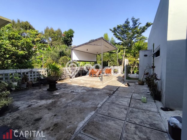 For Sale! Luxury House LT 1731m2 Desain Modern di Cigadung For Sale! Luxury House LT 1731m2 Desain Modern di Cigadung