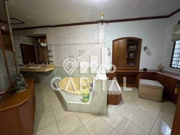 BEST INVESTMENT! Rumah area Dago, Luas 400m² LB 300m² BEST INVESTMENT! Rumah area Dago, Luas 400m² LB 300m²
