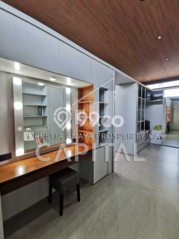Rumah Mewah LB 700m2 Siap Pakai Desain Elegan di Kota Baru Parahyangan, Bandung Rumah Mewah LB 700m2 Siap Pakai Desain Elegan di Kota Baru Parahyangan, Bandung