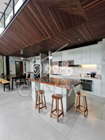 Rumah Mewah LB 700m2 Siap Pakai Desain Elegan di Kota Baru Parahyangan, Bandung Rumah Mewah LB 700m2 Siap Pakai Desain Elegan di Kota Baru Parahyangan, Bandung