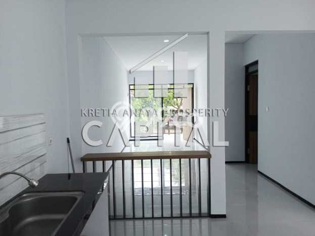 Jual Rumah Eksklusif 2 KT di Taman Kopo Indah, Bandung Jual Rumah Eksklusif 2 KT di Taman Kopo Indah, Bandung