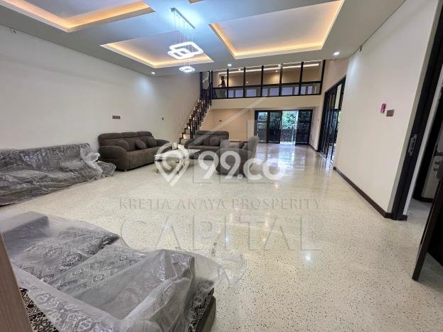 Rumah Mewah Siap Huni LT 300m2 di Batununggal, Bandung Rumah Mewah Siap Huni LT 300m2 di Batununggal, Bandung