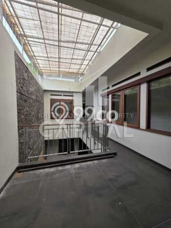 Rumah Disewakan Bandung LT 200m2 LB 350m2 Area Setra Duta Rumah Disewakan Bandung LT 200m2 LB 350m2 Area Setra Duta
