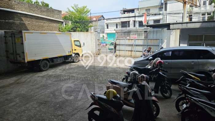 Disewakan Gudang di Kawasan Ramai Kopo Luas 200m2 Disewakan Gudang di Kawasan Ramai Kopo Luas 200m2