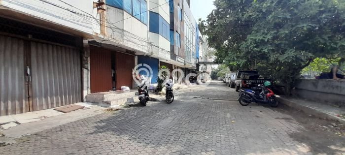 Ruko Bagus Dijual LB 160m2 Lokasi Strategis Jakarta Barat Area Cocok untuk Bisnis Ruko Bagus Dijual LB 160m2 Lokasi Strategis Jakarta Barat Area Cocok untuk Bisnis