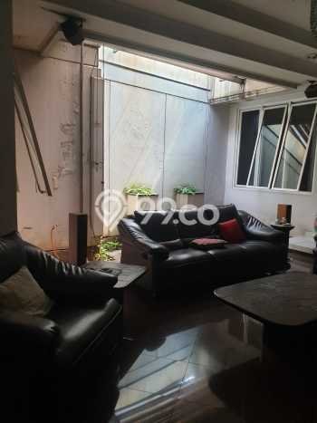 Rumah Luxury Modern Tanpa Renovasi di Kedoya Baru Jakarta Barat Rumah Luxury Modern Tanpa Renovasi di Kedoya Baru Jakarta Barat