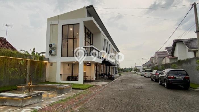 Ruko Paling Dicari LB 140m2 Dijual di Jombang Ruko Paling Dicari LB 140m2 Dijual di Jombang