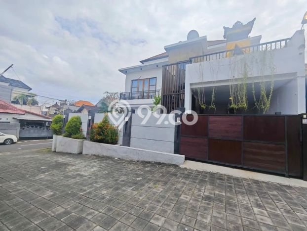 For Sale Rumah Mewah Exclusive di Denpasar Barat, Denpasar For Sale Rumah Mewah Exclusive di Denpasar Barat, Denpasar