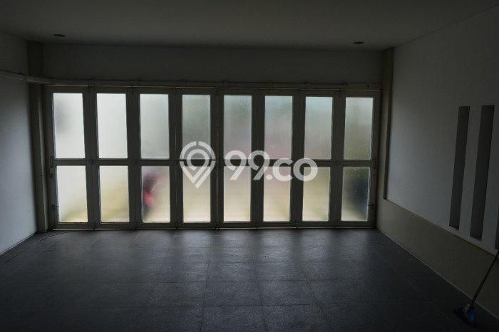 Ready to Use! Luxury House LT 500m2 Desain Modern di Gandaria Ready to Use! Luxury House LT 500m2 Desain Modern di Gandaria