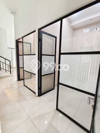 Unit Ruko Dijual di Serpong Tangerang Selatan Luas Tanah 190m2, Luas Bangunan 637m2 Unit Ruko Dijual di Serpong Tangerang Selatan Luas Tanah 190m2, Luas Bangunan 637m2