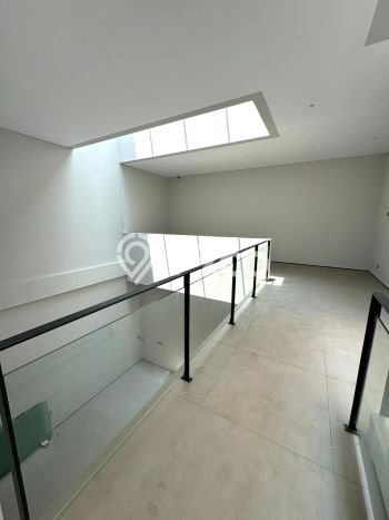 Rumah Luxury Modern Tanpa Renovasi di Gading Serpong Tangerang Rumah Luxury Modern Tanpa Renovasi di Gading Serpong Tangerang