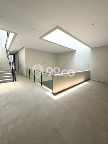 Rumah Luxury Modern Tanpa Renovasi di Gading Serpong Tangerang Rumah Luxury Modern Tanpa Renovasi di Gading Serpong Tangerang