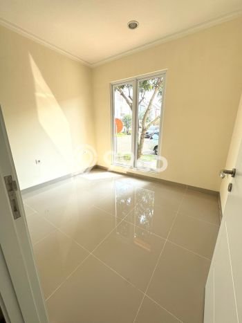 Dijual Rumah Mewah Elegan Dengan View Cantik di Gading Serpong, Tangerang Dijual Rumah Mewah Elegan Dengan View Cantik di Gading Serpong, Tangerang