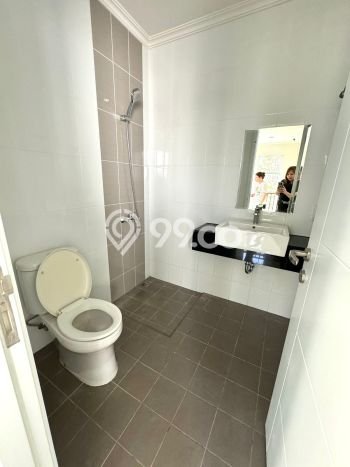 Dijual Rumah Mewah Elegan Dengan View Cantik di Gading Serpong, Tangerang Dijual Rumah Mewah Elegan Dengan View Cantik di Gading Serpong, Tangerang