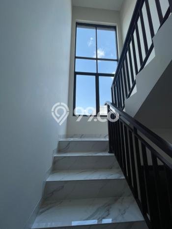 Jual Rumah Mewah Megah Dengan View Cantik di BSD Griya Loka, Tangerang Jual Rumah Mewah Megah Dengan View Cantik di BSD Griya Loka, Tangerang