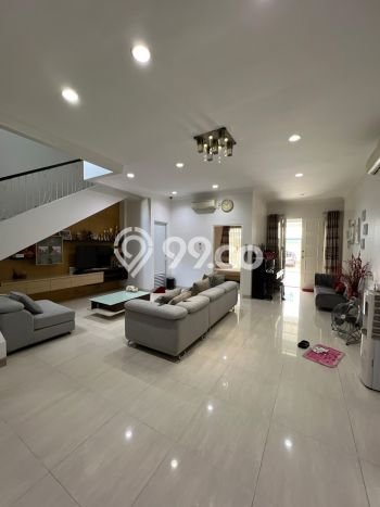 Jual Rumah Mewah Elegan Dengan View Eksklusif di Gading Serpong, Tangerang Jual Rumah Mewah Elegan Dengan View Eksklusif di Gading Serpong, Tangerang