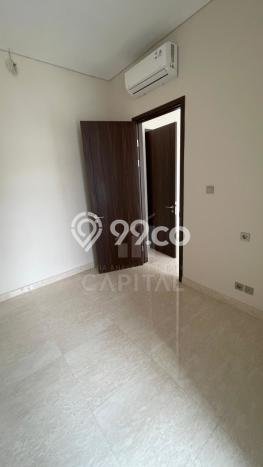 Rumah Elit Modern Tanpa Renovasi di Pondok Indah Jakarta Selatan Rumah Elit Modern Tanpa Renovasi di Pondok Indah Jakarta Selatan