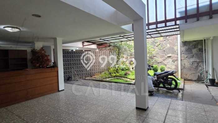 Ready to Use! Premium House LT 390m2 Desain Elegan di Riau Ready to Use! Premium House LT 390m2 Desain Elegan di Riau