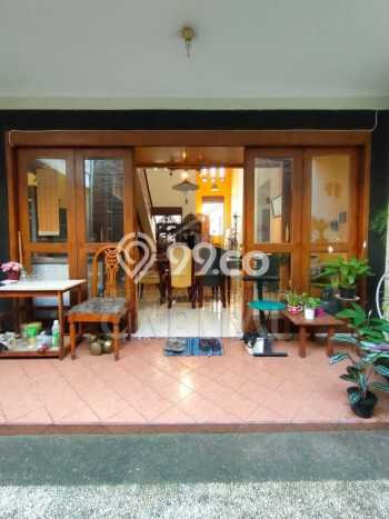 Rumah Elit Modern Tanpa Renovasi di Pasteur Bandung Rumah Elit Modern Tanpa Renovasi di Pasteur Bandung