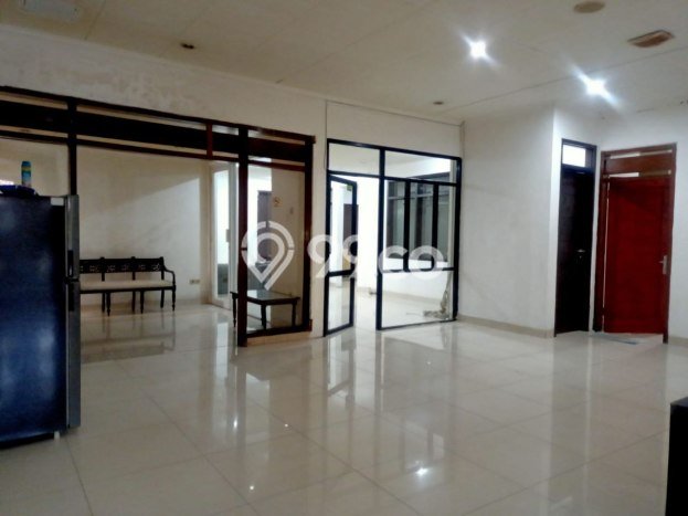 Rumah Mewah LB 250m2 Siap Huni Desain Elegan di Turangga, Bandung Rumah Mewah LB 250m2 Siap Huni Desain Elegan di Turangga, Bandung