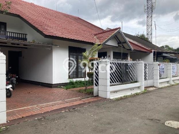 Dijual Rumah Luas Megah Dengan View Eksklusif di Buah Batu, Bandung Dijual Rumah Luas Megah Dengan View Eksklusif di Buah Batu, Bandung