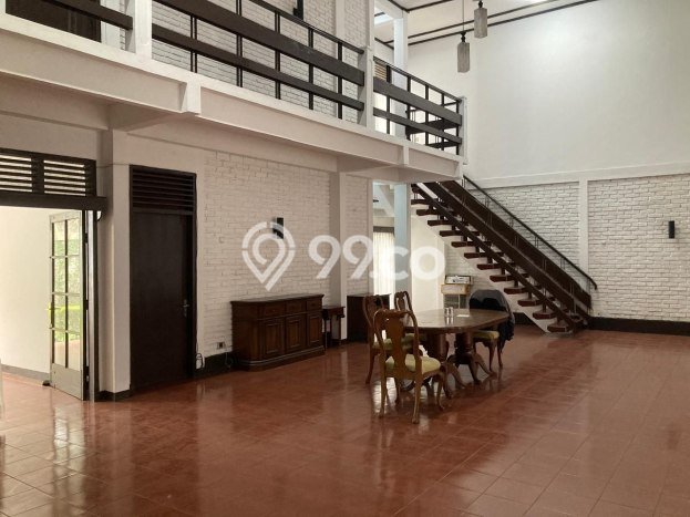 For Sale! Luxury House LT 779m2 Desain Elegan di Bandung Kota For Sale! Luxury House LT 779m2 Desain Elegan di Bandung Kota